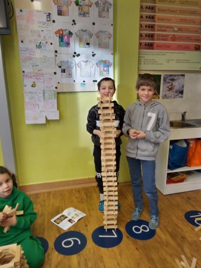STAVÍME