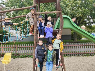 KUŘÁTKA NA DĚTSKÝCH HŘIŠTÍCH