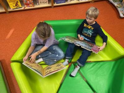 3. KNIHOVNA se Sovičkami