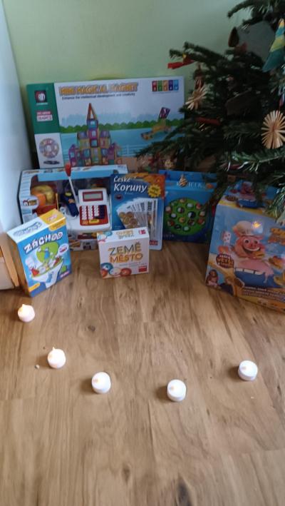 Přejeme Vám všem kouzelné Vánoce a do nového roku hodně úsměvů a radosti