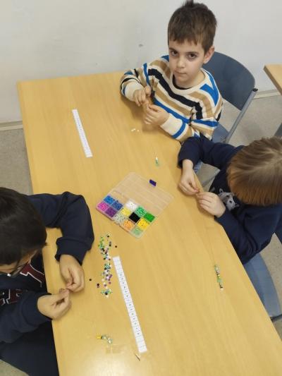 19.1.2025 ŠIKOVNÉ RUČIČKY - KORÁLKOVÝ NÁRAMEK