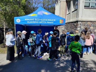 SPORTUJ, BAV SE A VZDĚLÁVEJ V PARKU PNB